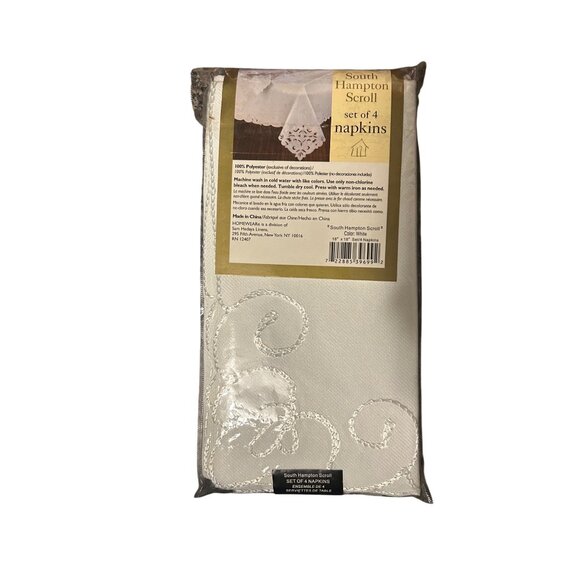South Hampton Scroll Easy Care White Tablecloth & 4 Napkins Set oblong - Picture 5 of 5